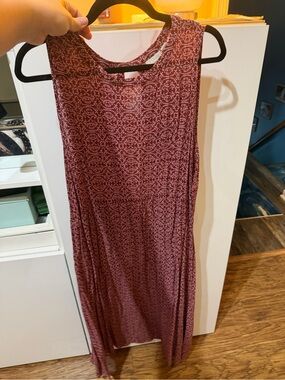 hinge Sleeveless and Open Back Burgundy Print Midi Dress